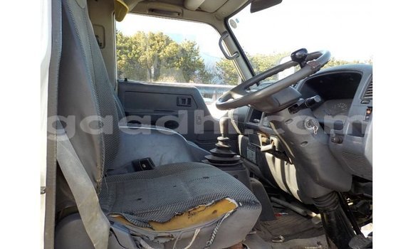 اشتري Imported Toyota Dyna أبيض شاحنة في Import - Dubai في الصومال اشتري Imported Toyota Dyna أبيض شاحنة في Import - Dubai في الصومال