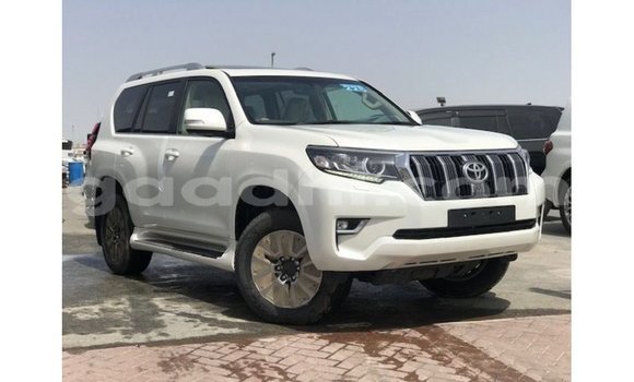 ይግዙ Imported Toyota Prado ነጭ መኪና በ Import - Dubai በ ሶማሊያ