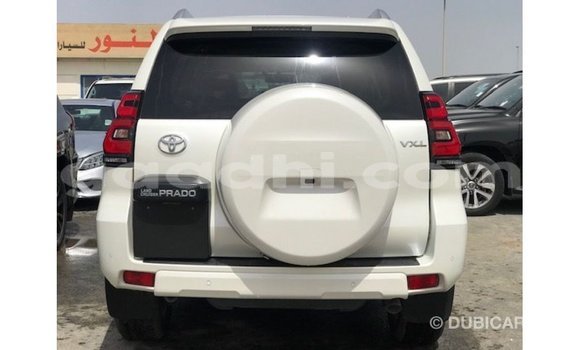 Acheter Import Voiture Toyota Prado Blanc à Import - Dubai, Somalie Acheter Import Voiture Toyota Prado Blanc à Import - Dubai, Somalie