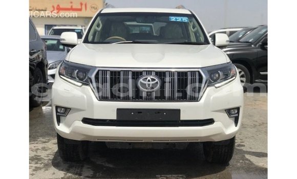 Acheter Import Voiture Toyota Prado Blanc à Import - Dubai, Somalie Acheter Import Voiture Toyota Prado Blanc à Import - Dubai, Somalie