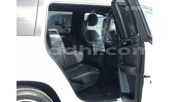 Acheter Import Voiture Mercedes-Benz 190 Blanc à Import - Dubai, Somalie Acheter Import Voiture Mercedes-Benz 190 Blanc à Import - Dubai, Somalie