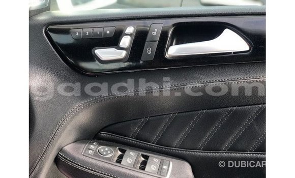 Acheter Import Voiture Mercedes-Benz 190 Blanc à Import - Dubai, Somalie Acheter Import Voiture Mercedes-Benz 190 Blanc à Import - Dubai, Somalie