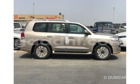 ይግዙ Imported Toyota Land Cruiser ሌላ መኪና በ Import - Dubai በ ሶማሊያ ይግዙ Imported Toyota Land Cruiser ሌላ መኪና በ Import - Dubai በ ሶማሊያ