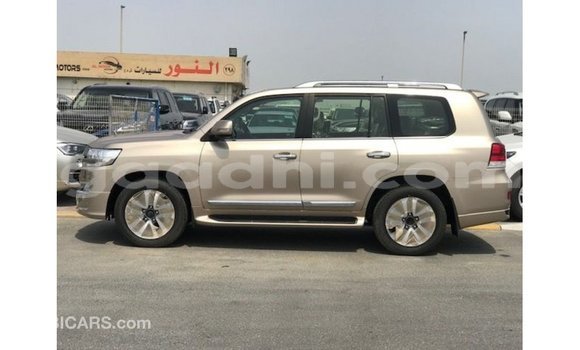 ይግዙ Imported Toyota Land Cruiser ሌላ መኪና በ Import - Dubai በ ሶማሊያ ይግዙ Imported Toyota Land Cruiser ሌላ መኪና በ Import - Dubai በ ሶማሊያ