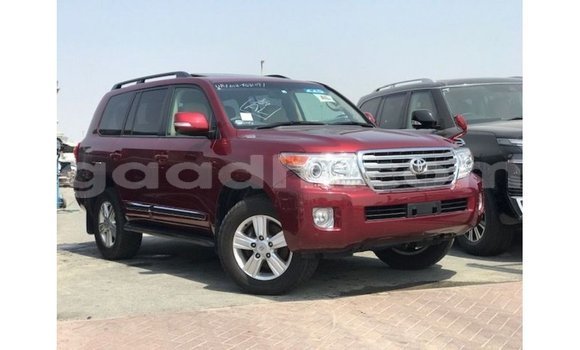 ይግዙ Imported Toyota Land Cruiser ቀይ መኪና በ Import - Dubai በ ሶማሊያ
