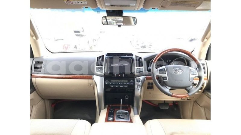 Big with watermark toyota land cruiser somalia import dubai 5247