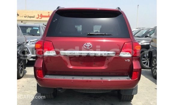 ይግዙ Imported Toyota Land Cruiser ቀይ መኪና በ Import - Dubai በ ሶማሊያ ይግዙ Imported Toyota Land Cruiser ቀይ መኪና በ Import - Dubai በ ሶማሊያ