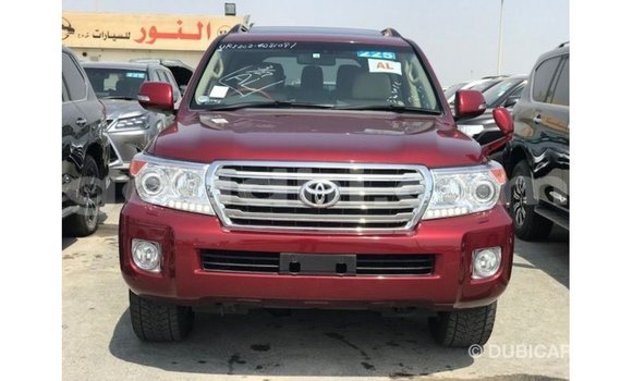 ይግዙ Imported Toyota Land Cruiser ቀይ መኪና በ Import - Dubai በ ሶማሊያ ይግዙ Imported Toyota Land Cruiser ቀይ መኪና በ Import - Dubai በ ሶማሊያ