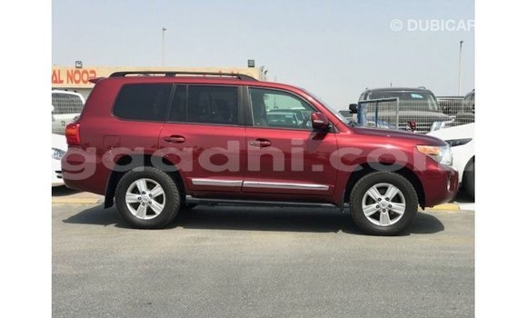 ይግዙ Imported Toyota Land Cruiser ቀይ መኪና በ Import - Dubai በ ሶማሊያ ይግዙ Imported Toyota Land Cruiser ቀይ መኪና በ Import - Dubai በ ሶማሊያ