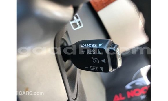 ይግዙ Imported Toyota Land Cruiser ቀይ መኪና በ Import - Dubai በ ሶማሊያ ይግዙ Imported Toyota Land Cruiser ቀይ መኪና በ Import - Dubai በ ሶማሊያ