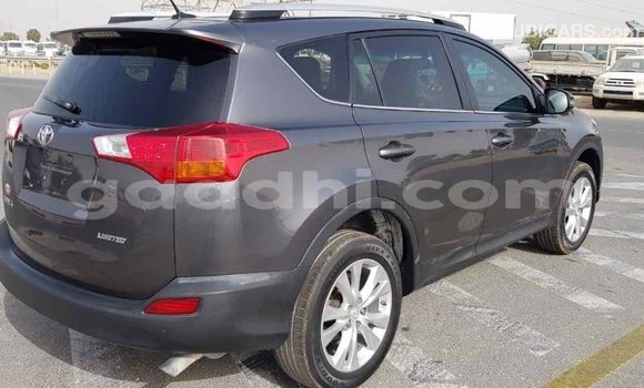 اشتري Imported Toyota RAV4 آخر سيارة في Import - Dubai في الصومال اشتري Imported Toyota RAV4 آخر سيارة في Import - Dubai في الصومال