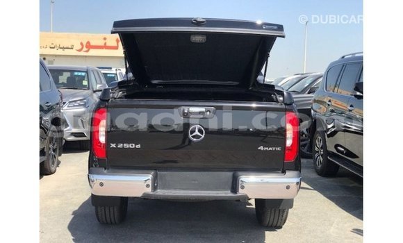 Acheter Import Voiture Mercedes-Benz 250 Noir à Import - Dubai, Somalie Acheter Import Voiture Mercedes-Benz 250 Noir à Import - Dubai, Somalie