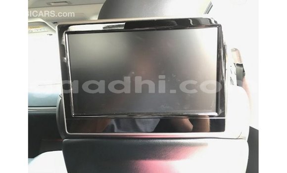 ይግዙ Imported Toyota Land Cruiser ነጭ መኪና በ Import - Dubai በ ሶማሊያ ይግዙ Imported Toyota Land Cruiser ነጭ መኪና በ Import - Dubai በ ሶማሊያ