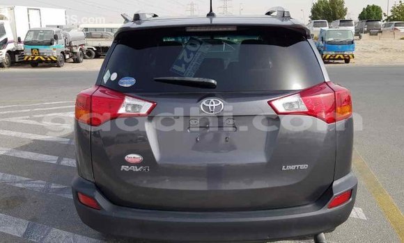 اشتري Imported Toyota RAV4 آخر سيارة في Import - Dubai في الصومال اشتري Imported Toyota RAV4 آخر سيارة في Import - Dubai في الصومال