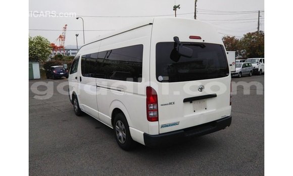اشتري Imported Toyota Hiace أبيض سيارة في Import - Dubai في الصومال اشتري Imported Toyota Hiace أبيض سيارة في Import - Dubai في الصومال