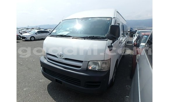 اشتري Imported Toyota Hiace أبيض سيارة في Import - Dubai في الصومال اشتري Imported Toyota Hiace أبيض سيارة في Import - Dubai في الصومال
