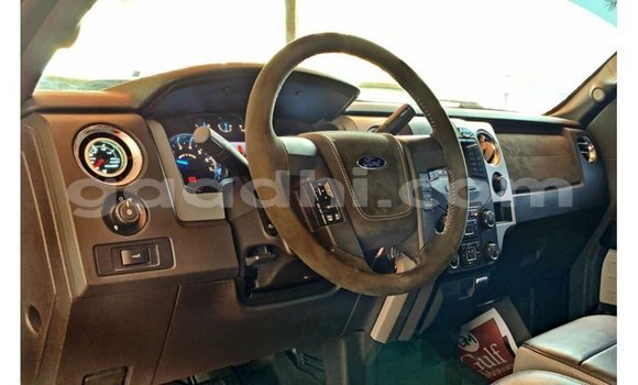 Buy Import Ford Club Wagon Red Car in Import - Dubai in Somalia Buy Import Ford Club Wagon Red Car in Import - Dubai in Somalia