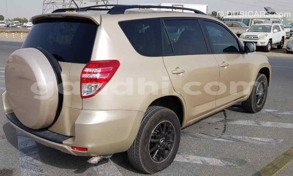 اشتري Imported Toyota RAV4 آخر سيارة في Import - Dubai في الصومال اشتري Imported Toyota RAV4 آخر سيارة في Import - Dubai في الصومال