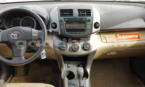 اشتري Imported Toyota RAV4 آخر سيارة في Import - Dubai في الصومال اشتري Imported Toyota RAV4 آخر سيارة في Import - Dubai في الصومال