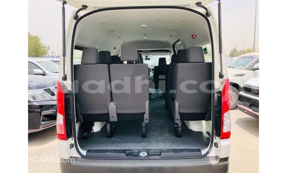 Buy Import Toyota Hiace White Car in Import - Dubai in Somalia Buy Import Toyota Hiace White Car in Import - Dubai in Somalia