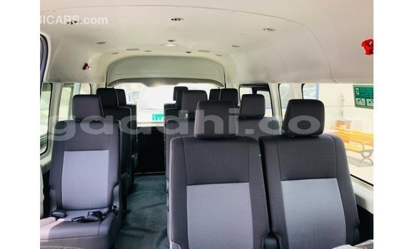 Buy Import Toyota Hiace White Car in Import - Dubai in Somalia Buy Import Toyota Hiace White Car in Import - Dubai in Somalia