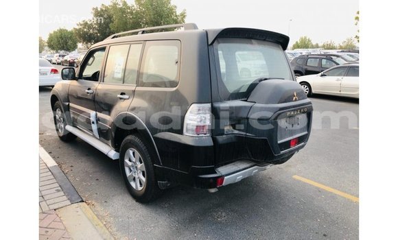 Nunua Imported Mitsubishi Pajero Nyeusi Gari ndani ya Import - Dubai nchini Somalia Nunua Imported Mitsubishi Pajero Nyeusi Gari ndani ya Import - Dubai nchini Somalia
