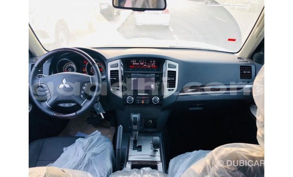 Nunua Imported Mitsubishi Pajero Nyeusi Gari ndani ya Import - Dubai nchini Somalia Nunua Imported Mitsubishi Pajero Nyeusi Gari ndani ya Import - Dubai nchini Somalia
