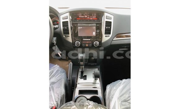 Nunua Imported Mitsubishi Pajero Nyeusi Gari ndani ya Import - Dubai nchini Somalia Nunua Imported Mitsubishi Pajero Nyeusi Gari ndani ya Import - Dubai nchini Somalia