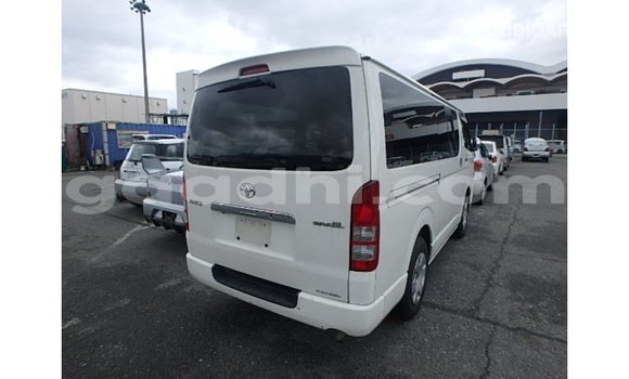 Nunua Imported Toyota Hiace Nyeupe Gari ndani ya Import - Dubai nchini Somalia Nunua Imported Toyota Hiace Nyeupe Gari ndani ya Import - Dubai nchini Somalia