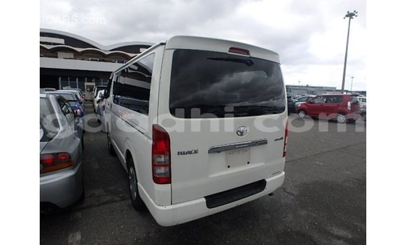 Nunua Imported Toyota Hiace Nyeupe Gari ndani ya Import - Dubai nchini Somalia Nunua Imported Toyota Hiace Nyeupe Gari ndani ya Import - Dubai nchini Somalia