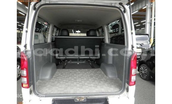Nunua Imported Toyota Hiace Nyeupe Gari ndani ya Import - Dubai nchini Somalia Nunua Imported Toyota Hiace Nyeupe Gari ndani ya Import - Dubai nchini Somalia
