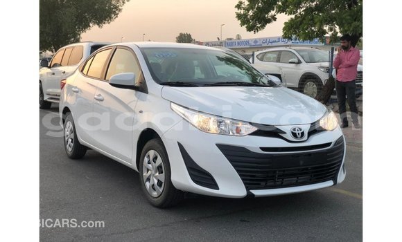 Buy Import Toyota DA White Truck in Import - Dubai in Somalia Buy Import Toyota DA White Truck in Import - Dubai in Somalia