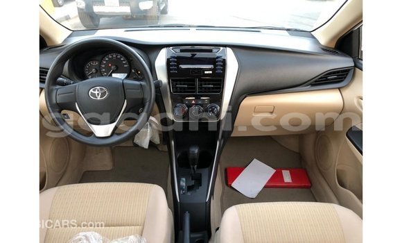 Buy Import Toyota DA White Truck in Import - Dubai in Somalia Buy Import Toyota DA White Truck in Import - Dubai in Somalia