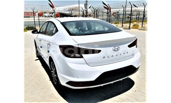 Nunua Imported Hyundai Elantra Nyeupe Gari ndani ya Import - Dubai nchini Somalia Nunua Imported Hyundai Elantra Nyeupe Gari ndani ya Import - Dubai nchini Somalia