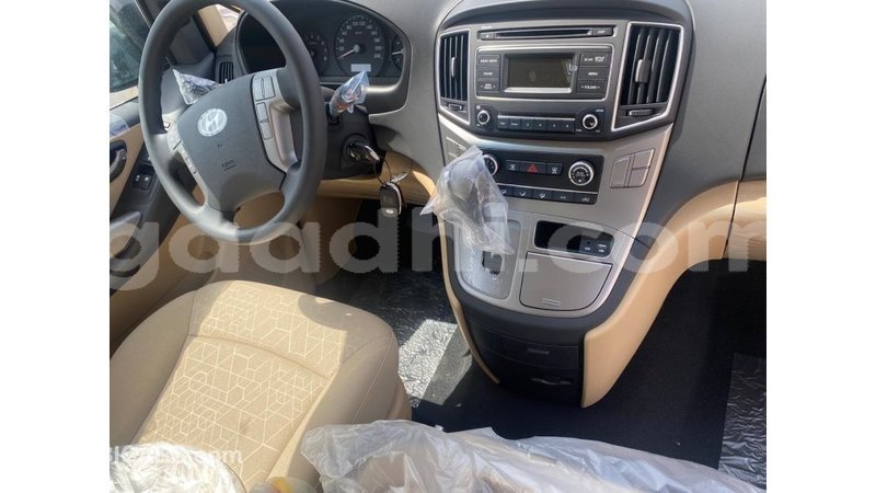 Big with watermark hyundai accent somalia import dubai 5271