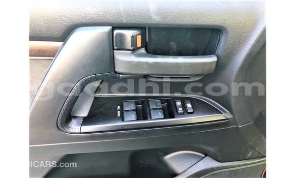 ይግዙ Imported Toyota Land Cruiser ሌላ መኪና በ Import - Dubai በ ሶማሊያ ይግዙ Imported Toyota Land Cruiser ሌላ መኪና በ Import - Dubai በ ሶማሊያ