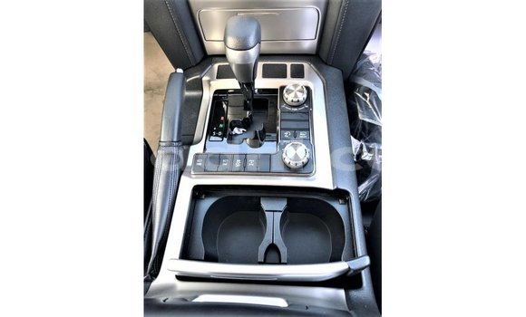 ይግዙ Imported Toyota Land Cruiser ሌላ መኪና በ Import - Dubai በ ሶማሊያ ይግዙ Imported Toyota Land Cruiser ሌላ መኪና በ Import - Dubai በ ሶማሊያ
