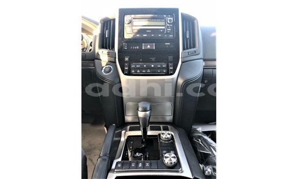 ይግዙ Imported Toyota Land Cruiser ሌላ መኪና በ Import - Dubai በ ሶማሊያ ይግዙ Imported Toyota Land Cruiser ሌላ መኪና በ Import - Dubai በ ሶማሊያ