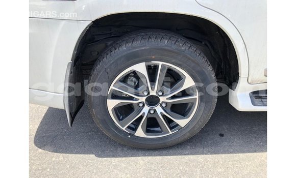 ይግዙ Imported Toyota Land Cruiser ነጭ መኪና በ Import - Dubai በ ሶማሊያ ይግዙ Imported Toyota Land Cruiser ነጭ መኪና በ Import - Dubai በ ሶማሊያ