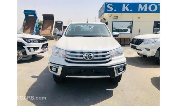 Acheter Import Voiture Toyota Hilux Blanc à Import - Dubai, Somalie Acheter Import Voiture Toyota Hilux Blanc à Import - Dubai, Somalie