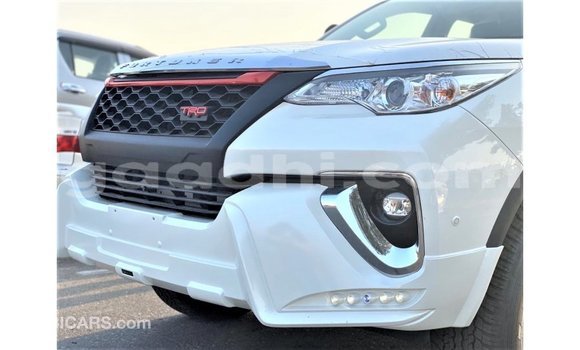 Nunua Imported Toyota Fortuner Nyeupe Gari ndani ya Import - Dubai nchini Somalia Nunua Imported Toyota Fortuner Nyeupe Gari ndani ya Import - Dubai nchini Somalia