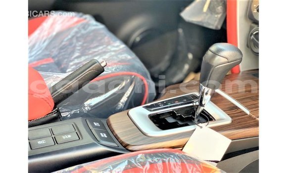 Nunua Imported Toyota Fortuner Nyeupe Gari ndani ya Import - Dubai nchini Somalia Nunua Imported Toyota Fortuner Nyeupe Gari ndani ya Import - Dubai nchini Somalia