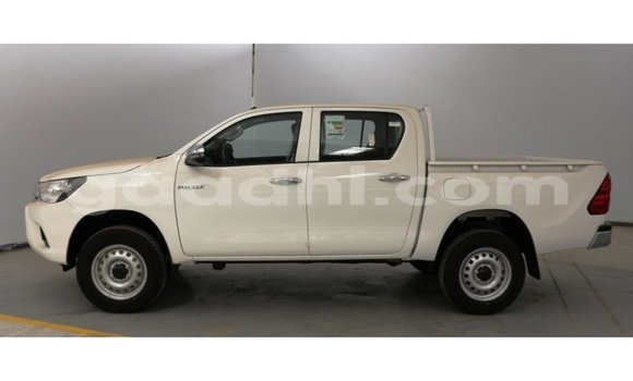 Acheter Import Voiture Toyota Hilux Blanc à Import - Dubai, Somalie Acheter Import Voiture Toyota Hilux Blanc à Import - Dubai, Somalie