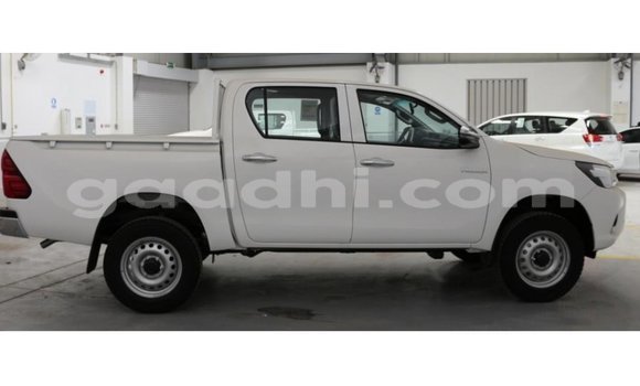 Acheter Import Voiture Toyota Hilux Blanc à Import - Dubai, Somalie Acheter Import Voiture Toyota Hilux Blanc à Import - Dubai, Somalie