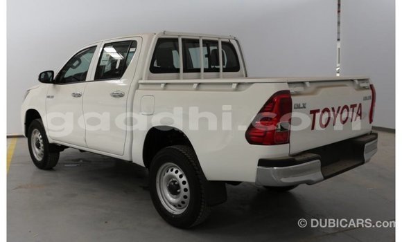 Acheter Import Voiture Toyota Hilux Blanc à Import - Dubai, Somalie Acheter Import Voiture Toyota Hilux Blanc à Import - Dubai, Somalie