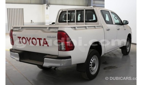 Acheter Import Voiture Toyota Hilux Blanc à Import - Dubai, Somalie Acheter Import Voiture Toyota Hilux Blanc à Import - Dubai, Somalie