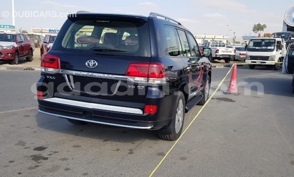 ይግዙ Imported Toyota Land Cruiser ጥቁር መኪና በ Import - Dubai በ ሶማሊያ ይግዙ Imported Toyota Land Cruiser ጥቁር መኪና በ Import - Dubai በ ሶማሊያ