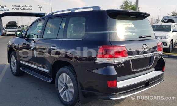 ይግዙ Imported Toyota Land Cruiser ጥቁር መኪና በ Import - Dubai በ ሶማሊያ ይግዙ Imported Toyota Land Cruiser ጥቁር መኪና በ Import - Dubai በ ሶማሊያ