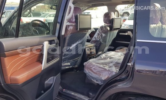 ይግዙ Imported Toyota Land Cruiser ጥቁር መኪና በ Import - Dubai በ ሶማሊያ ይግዙ Imported Toyota Land Cruiser ጥቁር መኪና በ Import - Dubai በ ሶማሊያ