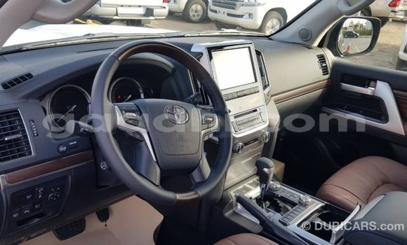 ይግዙ Imported Toyota Land Cruiser ጥቁር መኪና በ Import - Dubai በ ሶማሊያ ይግዙ Imported Toyota Land Cruiser ጥቁር መኪና በ Import - Dubai በ ሶማሊያ